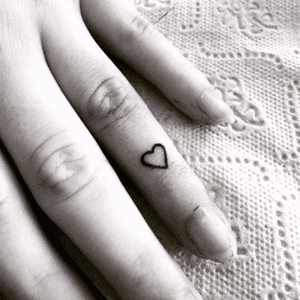 #heart #minimaslm #little #tattoo 