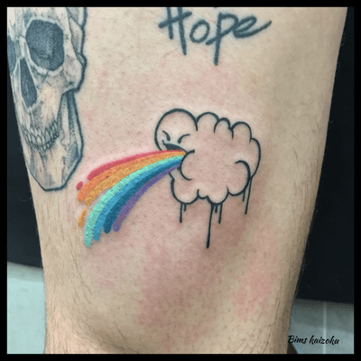 Parfois même les nuages ☁️ ce mette des race 🤮🤢 #bims #bimskaizoku #bimstattoo #paris #paname #paristattoo #tatouage #tatouages #nuage #clouds #vomir #arcenciel #colors #love #hate #instaart #blackworkers #tttism #tattoo #tattoos #tattooartist #tatt #tatts #tatted #tattooed #tattooer #tattoostyle #tattoist #tattoodesign 