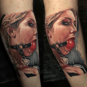 Busching Tattoo #realismo #realism #BDSM #fetiche #sexo #sex