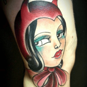 #traditionaltattoo #oldschooltattoo #pinup #girl #electricink #oldschoolflash #traditionalflash 