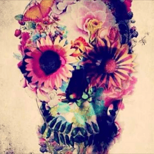 Loving colorful skulls 💀🤘🏻#megandreamtattoo