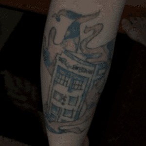 My second tatoo done by my cousin Gabi. Its the tardis.
