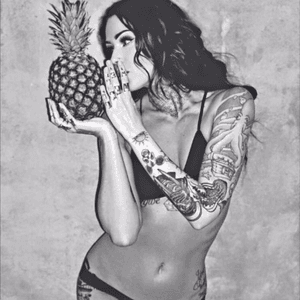 Pineapple David. #tattoo #sexytattoogirl #pineapple #TattooGirl #girlwithtattoos 