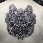 #geometric #tattoo of an #owl #owltattoo #backtattoo #geometrictattoos #geotattoo #animaltattoos #birdtattii #mosaic #blackandgrey 