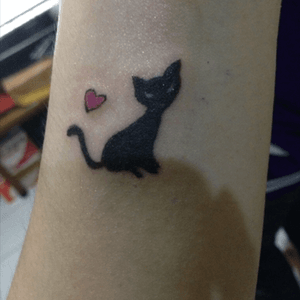 Small tattoo #cat #Black #small #girl 