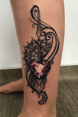 Girls gotta love jewels!!💎 #thescientist #travellingtattooist #ornamentaltattoo #jeweltattoo #gemtattoo #rose #jewel #ornamental #ornate #blackwork #dotwork #realism #hennism #floraltattoo  #tattoodo #tattoodoapp #tattoo #ink #inkedgirls #tattooedgirls #tattoooftheday #amazingtattoos #tatouage #tatuaje #tatuagem #ryansmithtattooist #tattooartist 
