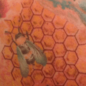 #bee #honeycomb #tattoo by #artist #tattoosbytuffee 