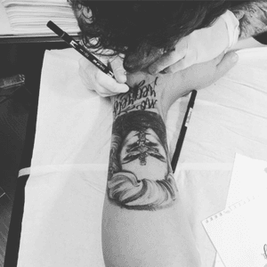 Free Hand Lettering Tattoo by Luigi Sgaramella,Kiù Tattoo. #freehandtattoo #tattoolettering #blackandgreytattoo #kiutattoo 