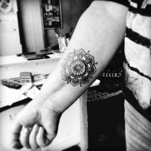 Mandala by @tieumdekotattoo #tattoo #tatuaje #tattoos #tatuagem #tatouage #tieumdeko #tieumdekotattoo #smallaxestudio #roubaix #lille #graphic #tattooart #tattooartist #tattooer #tattoodesign #design #renard #fox #ink #inked #awesome #original #tattooing #tattooist 