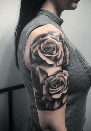Done by Bram Koenen - Resident Artist.                        #tat #tatt #tattoo #tattoos #amazingtattoo #tattoolovers #ink #inked #inkedup #amazingink #inklovers #blackandgrey #blackandgreytattoo #ross #roses #rosestattoo #armpiece #amazingart #art #culemborg #netherlands