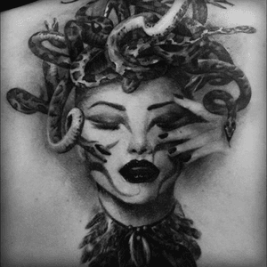 Fucking wicked Medusa, done by Olga Grigoryeva. This is one of my personal favorites fucking insane❦