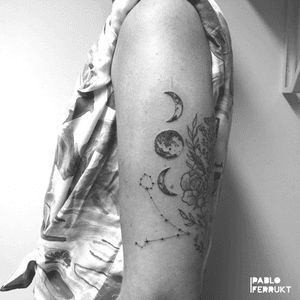 Moons and constellation! ⠀ Thanks so much lovely couple! ⠀ #moontattoo .⠀ ⠀ .⠀ .⠀ #tattoo #tattoos #tat #ink #inked #tattooed #tattoist #art #design #instaart #geometrictattoos #flowertattoo #tatted #instatattoo #bodyart #tatts #tats #amazingink #tattedup #inkedup⠀ #berlin #berlintattoo #luna #constellation #berlintattoos #fineline #dotwork #tattooberlin #moon⠀