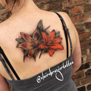 Completed lily piece today. Could need a second pass on some areas. Enjoyed trying out some different colour matches. More floral please!....... 😜 #tattoo #tattoosnob #tattoos #tattooedwomen #phoenixbodyart #clairebraziertattoo #bridgnorth #shropshire #fusionink #cheyennetattooequioment #hustlebutterdeluxe #worldfamousink #lily #lilyflowers #backtattoo #igtattoos #igtattooshoutouts #igdaily #bestofbritish #uktta