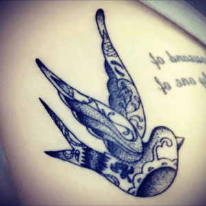 Newest one ive added 👌🏻 #swallow #oldschool #tattoo #chickswithink #inked #girlswithtattoos #newest #tattooaddict 