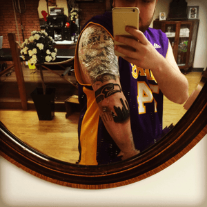 Slowly working on my sleeve, 3/4 of the way down now, about 12 hours left to sit