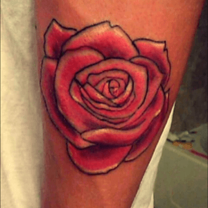 #rose #tattoo #rosetattoo #tinytim #tinytimtattoos #love #art #red #pink #white #highlights #flower #flowers #flowertattoo #art #artist #young #theresnomoremilk 