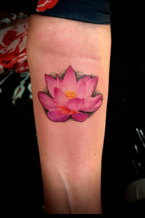 Lotus flower. #tattoos #tattoo #ink #inked #graywash #color #girlswithtattoos #guyswithtattoos #followme #photooftheday #instagood #picoftheday #l4l #amazing #instadaily #like #cleveland #chattanooga #knoxville #adamparamo #hivecaps #eternalink #dynamicblack #niota #lotusflowertattoo #tattoooftheday