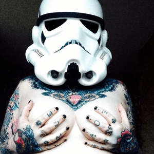 #girlswithttattoos #stormtrooper #traditionalhandtattoo #chestpiece #girlswithink 