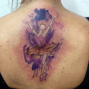 Balerina. #tattoo #myworldwithink #balerina #watercolor #dance #megawartztattoo #mwt #tattooart #tattooshop #tattoopride #tattoo2me #tatuadora #tattoorj #tattoodo #eletricink #mboah #mboah #mboahstenciltransfer