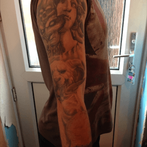 Looking for someone in the bedfordshire area to finish of my greek mythology sleeve 