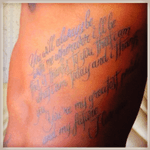 Pour ma famille qui me rend meilleur chaque jour que Dieu fait ... #tattoocaligraphy #caligraphy #chicanostyle 