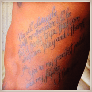 Pour ma famille qui me rend meilleur chaque jour que Dieu fait ... #tattoocaligraphy #caligraphy #chicanostyle 