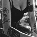 #tattoedgirl #tattoedarms #blackandgreytattoo #dotwork #inkedarm 