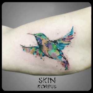 #watercolor #watercolortattoo #watercolortattoos #watercolour #kolibri #hummingbird made  @ #absolutink by #watercolortattooartist #watercolorartist #skinkorpus 