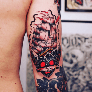 #tattoo #tattoos #oldschool #oldschooltattoo #traditional #traditionaltattoo #ship #shiptattoo 