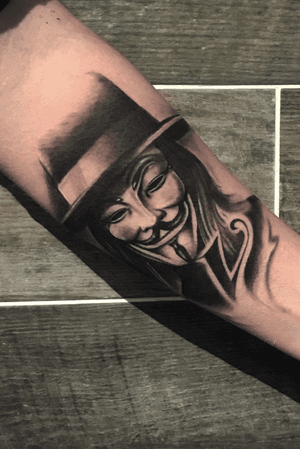 V for Vendetta #tattoodo #tattoo #superhero #comicbook #silverbackink #killerinktattoo #cheyenne