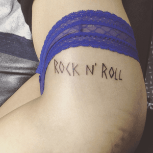 Rock'n'roll 🤘🏻#tattoo #tattooapprentice #tattooapprenticeship #lyon #rockandroll #RocknRoll