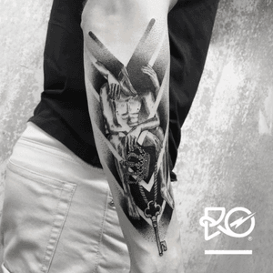 By RO. Robert Pavez • I don’t want this crown • Done in Studio Inklabs - Dresden - 🇩🇪 2017 #engraving #dotwork #etching #dot #linework #geometric #ro #blackwork #blackworktattoo #blackandgrey #black #tattoo #fineline #crowtattoo #keytattoo 