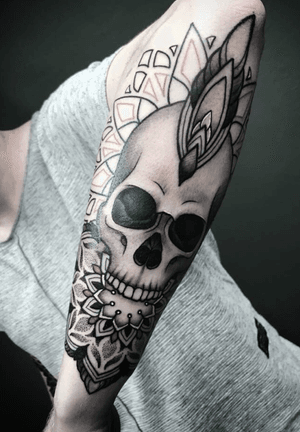 Done by Andy van Rens - Resident Artist.                      #tat #tatt #tattoo #tattoos #amazingtattoo #ink #inked #inkedup #amazingink #mandala #mandalatattoo #mandalastyle #ornamental #ornamentaltattoo #skull #skulls #skulltattoo #armtattoo #armpiece #inklovers #artlovers #tattoolovers #art #culemborg #netherlands