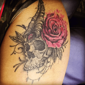  #feather #rose #skull #pinkrose #coloredtattoo #girly 