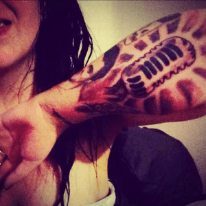 This is old to but still love it #mic #microphone #microphinetattoo 