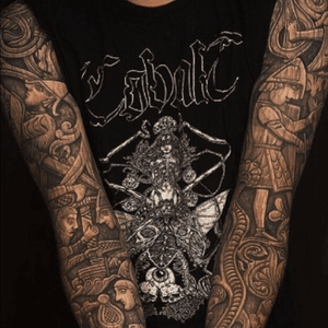 Full sleeves by Jannicke, of the Hylestad portal