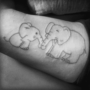 Simple #elephant tattoo #outline #mom and #baby elephant #ChooseYoPoison #inklife #tattoooftheday 