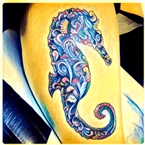 This is my #megandreamtattoo #seahorse #blues skin looks yellow as i changed color of #tattoo #legtattoo #calf 