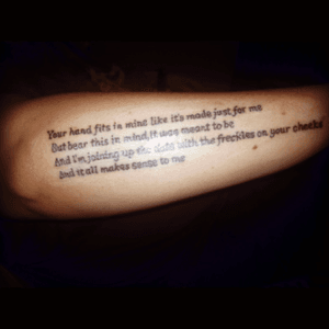 🎼🎤🎼 my music lyrics tattoo. That reminds me of mu cupcake #LoveMyMusic #LoveMyTattoo #MeAndMyCupcake #OurSongAlwaysAndForever 🎼🎤🎼