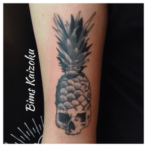 #bims #bimskaizokutattoo #bimskaizoku #bimstattoo #ananas #fruit #skull #mort #tetedemort #ananaskull #dot #dotwork #blxckink #blxck #tatouage #tattoo #tattoos #tattooed #tattooartist #tattooart #tatted #paristattoo #ink #inked #paris #paname #french #france