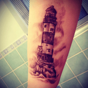 Done on 8th April 2015 #lighthouse #stormy #tattooedgirls #girlswithtattoos #girlswithink 