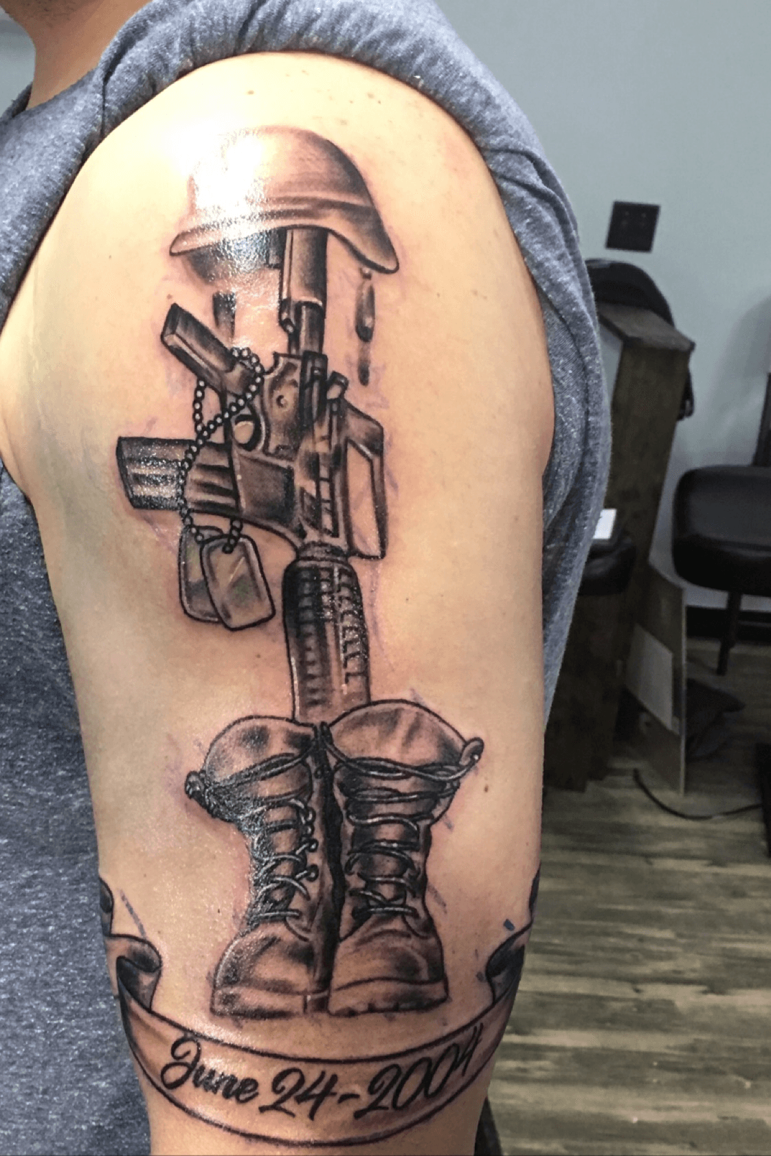 Battlefield cross  Cool shoulder tattoos Ankle tattoo for girl Small  neck tattoos
