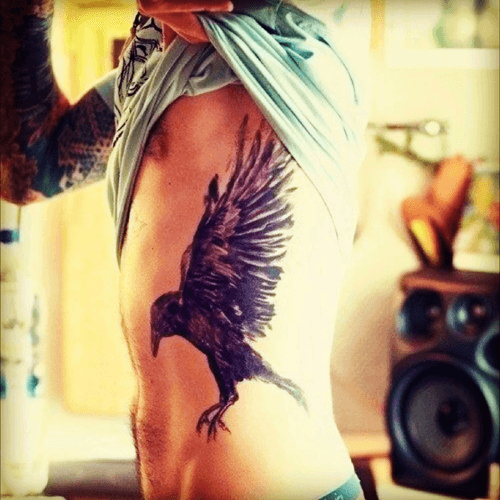 Currently my favourite piece ever! #crow #viking #odin #ragnar #norse #rib #sidetattoo #realistic #bird #raven #tattooedman #hot #sexytattoo #Sacredtattoo #perfection #epic #awesome #Amazing 