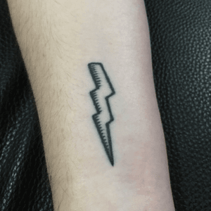 This is a nice little flash piece I got last year at Body Canvas Tattoo. Artist: Dave Williams. #flashtattoo #lightningbolt #lightning #Flash 