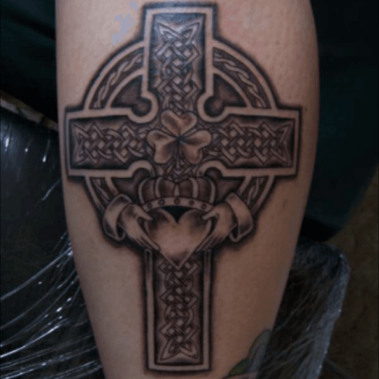 Traditional claddagh ring  Small celtic tattoos Irish tattoos Celtic  knot tattoo