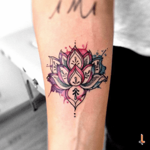 Nº224 #tattoo #ink #lotus #lotusflower #indianlotus #sacred #beanofindia #watercolor #color #watercolortattoo #eternalink #bylazlodasilva