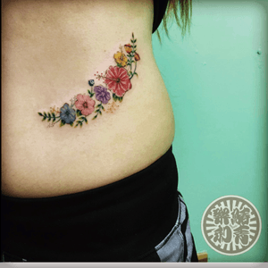 花花世界#tattoostudio #tattoo #tattoos #tattooed #tattooing #tattooink #flowers #flowertattoo #taichung #taiwan #art #design #draw #drawing #color #台中刺青 #刺青 #微刺青 #台灣 #樂鰆刺青