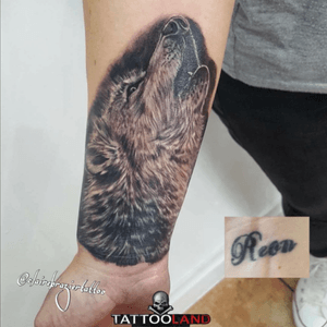 Wolf design covering up an old tattoo on the wrist.(shown on the insert) Second day guesting at New Ink Tattoo Studio..... Thanx @bunn1950 😜👍🏻 Proudly sponsored by @tattoolandsupplies #teamtattooland #tattoolanduk @tattoolandsupplies #tattoos #tattoo #worldfamousinks @worldfamousinks #ukartist #ukrealtattooists #tattoocollective #uktta #blackandgreytattoos #phoenixbodyart #clairebraziertattoo #coveruptattoo