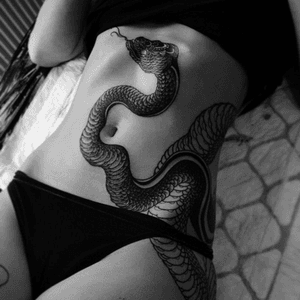This snake would be amazing! Maybe for a back piece 😍😍 @amijames #dreamtattoo @tattoodo 