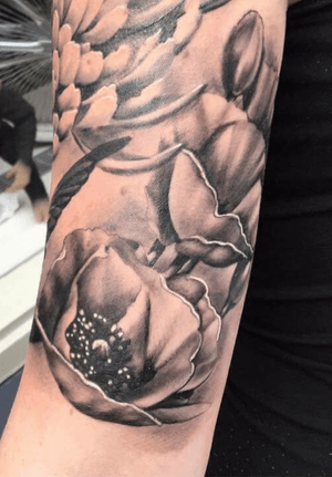 Done by Nick Uittenbogaard - Resident Artist.              #tat #tatt #tattoo #tattoos #amazingtattoo #ink #inked #inkedup #amazingink #inklovers #blackandgrey #blackandgreytattoo #flower #flowers #flowertattoo #armtattoo #armtattoos #amazingart #art #culemborg #netherlands